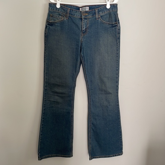 Levi’s Strauss Stretch Low Rise Flare - Junior 11 - Picture 5 of 12